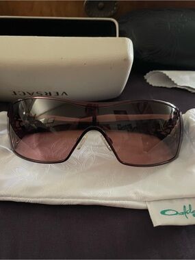 Oakley Dart sunglasses in Berry